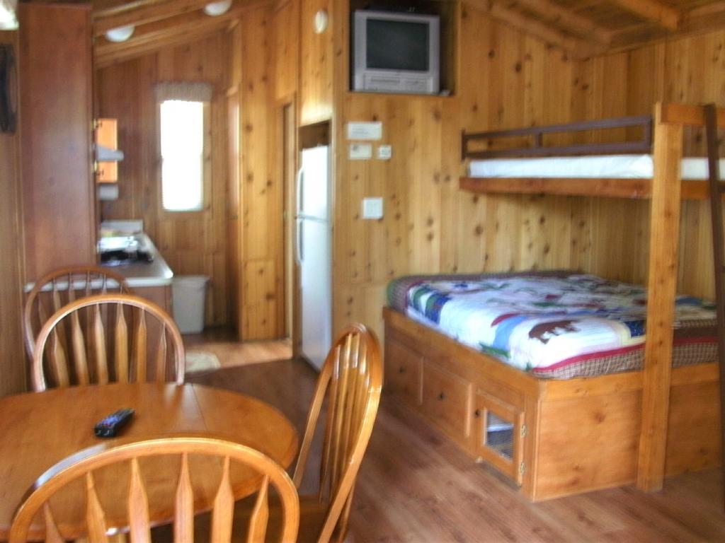Bend-Sunriver Camping Resort Studio Cabin 6 Buitenkant foto