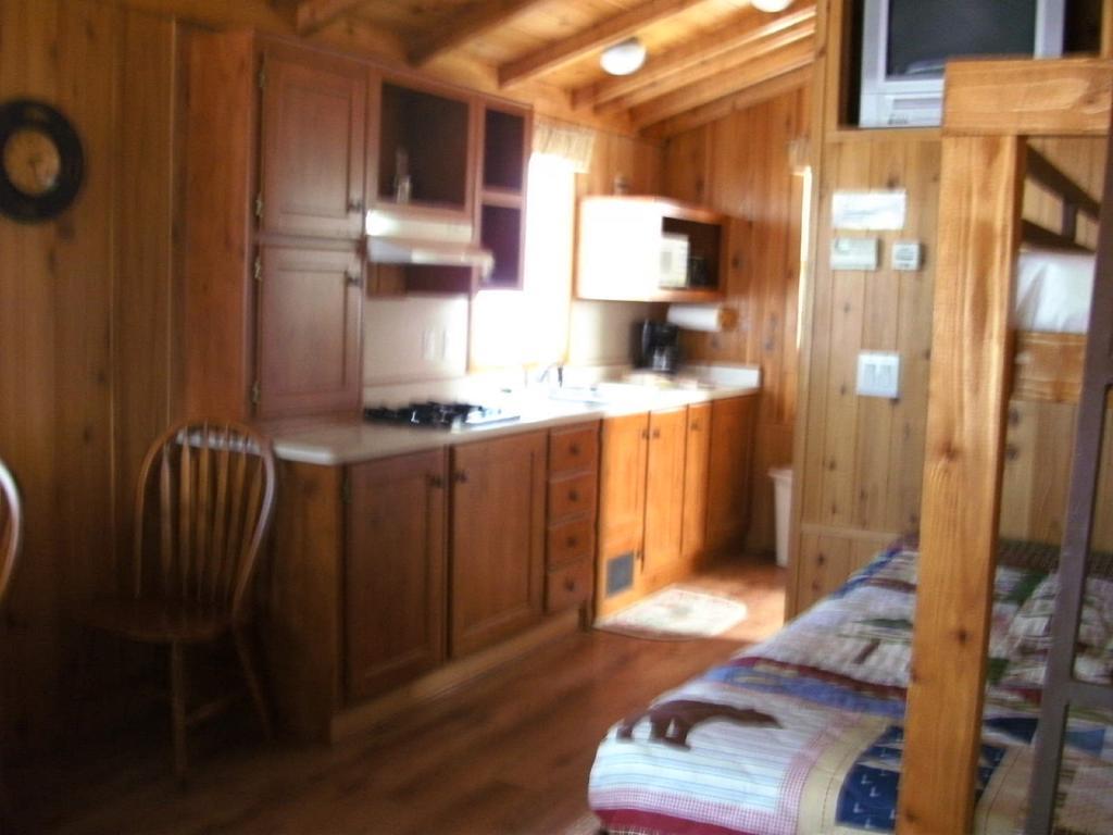 Bend-Sunriver Camping Resort Studio Cabin 6 Buitenkant foto