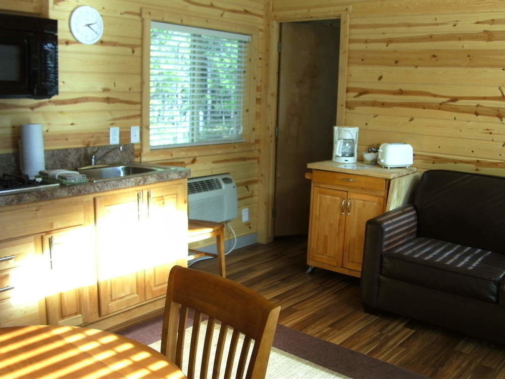 Bend-Sunriver Camping Resort Studio Cabin 6 Buitenkant foto